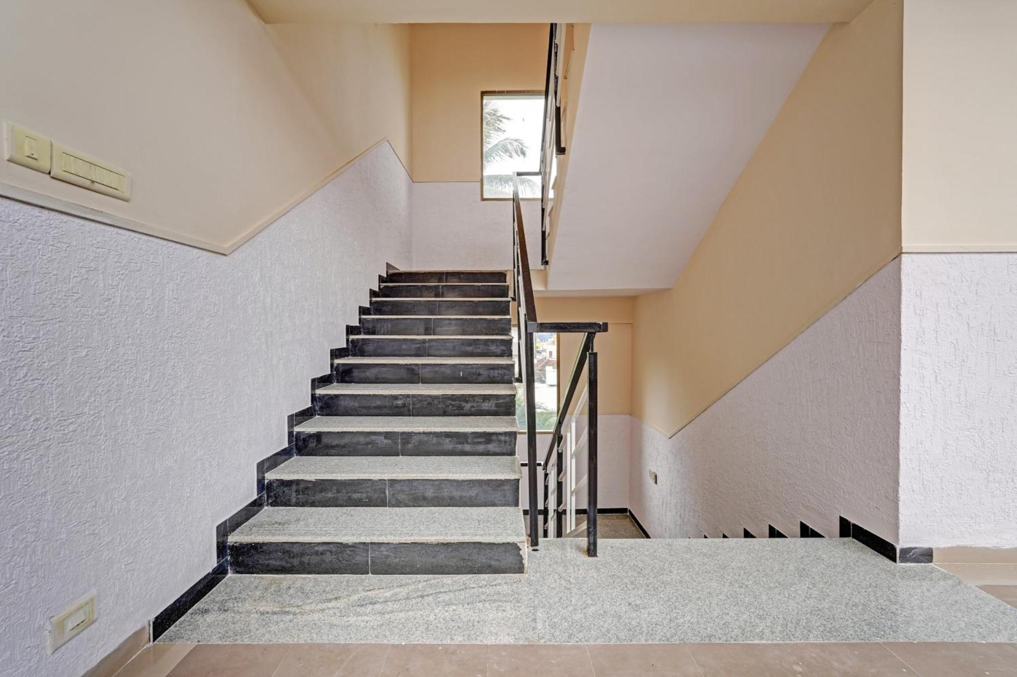 Super Hotel O Indra Suites Maisur Dış mekan fotoğraf
